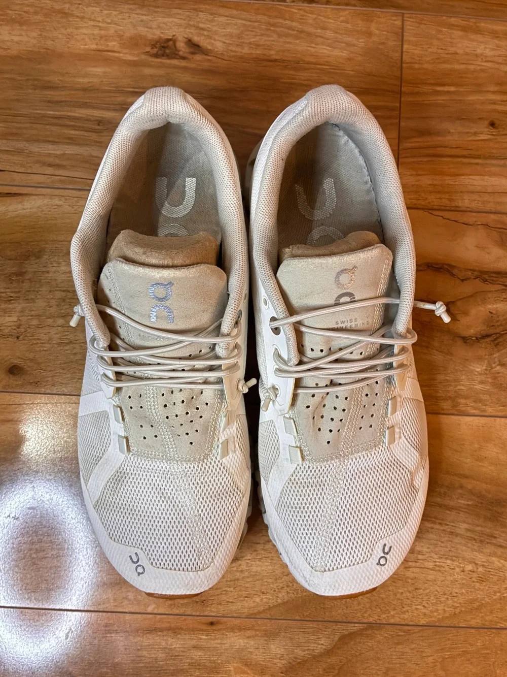 On Cloud 5 Women’s Athletic Running Sneaker Shoes, white/beige - size 8